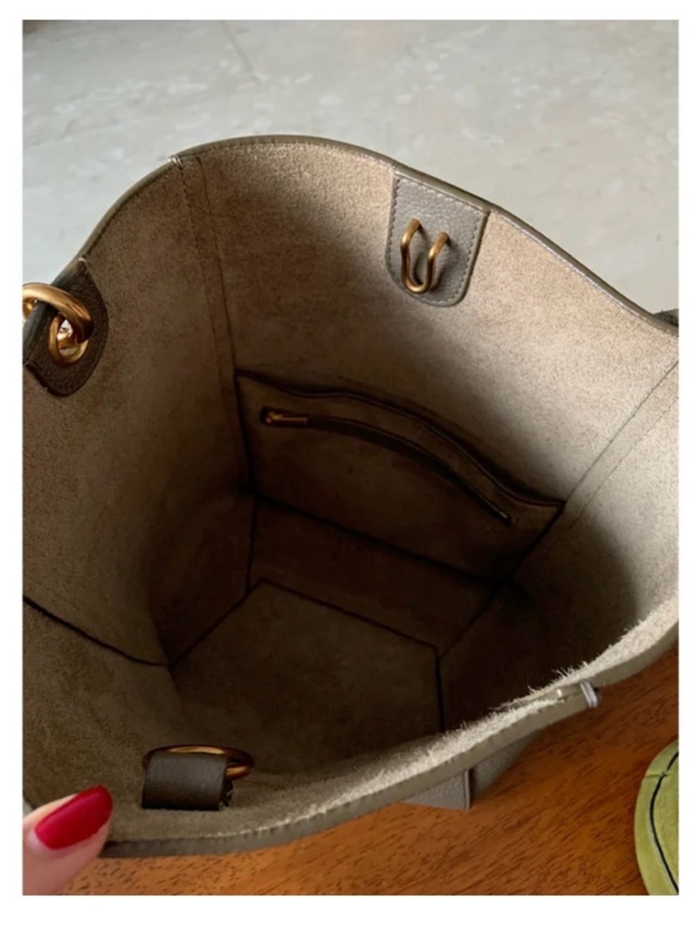 Celine Sangle Small Bucket Bag in soft grained calfskin - Picture 9 of 12